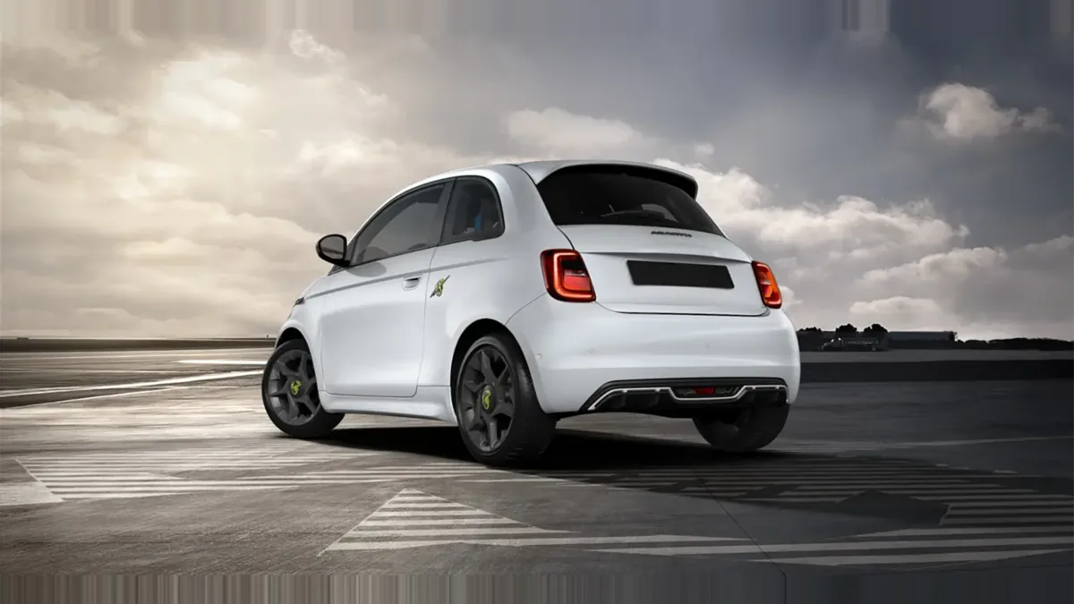 Abarth 500e 42kWh en renting en Madrid — Trasera