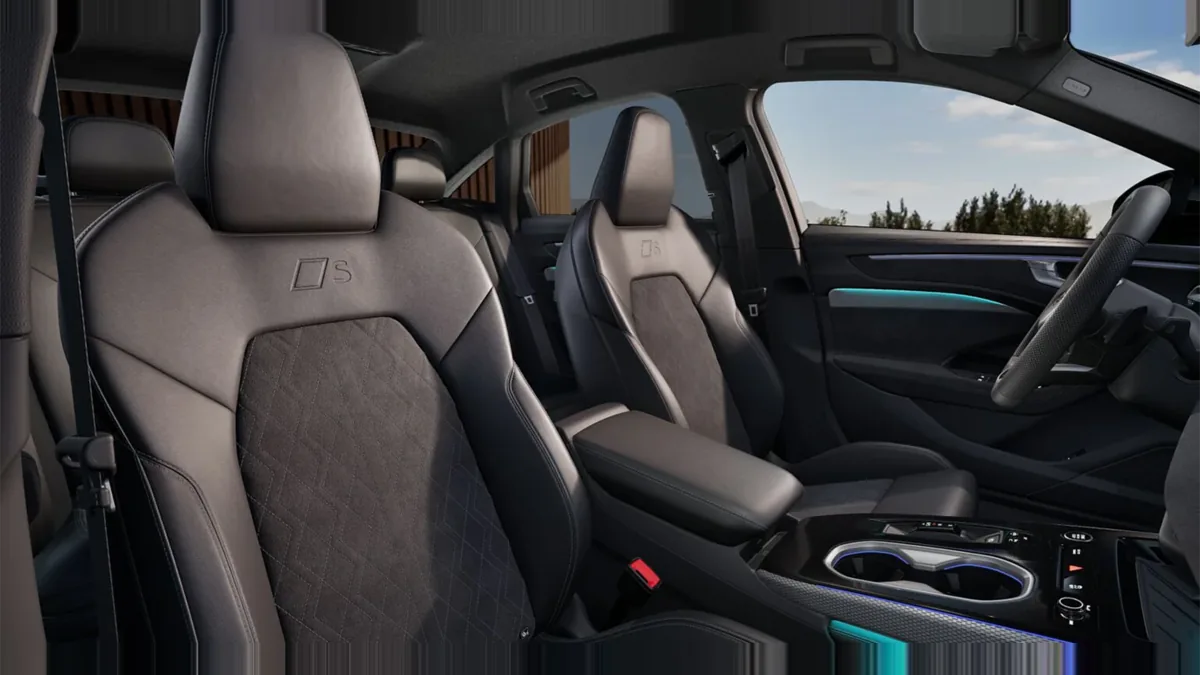 Audi A6 TDI 150kW (204CV) S Tronic Black Line en renting en Madrid — Interior