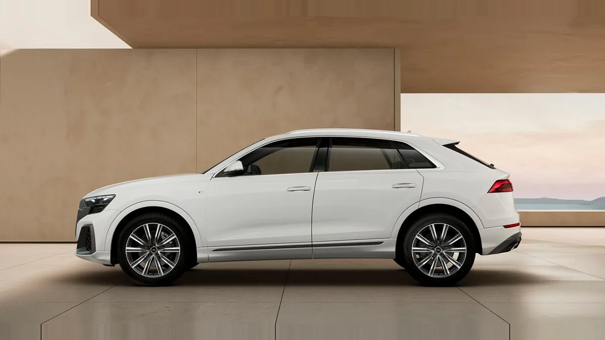 Audi Q8 SUV S line 45 TDI Quattro Tiptronic en renting en Madrid — Lateral