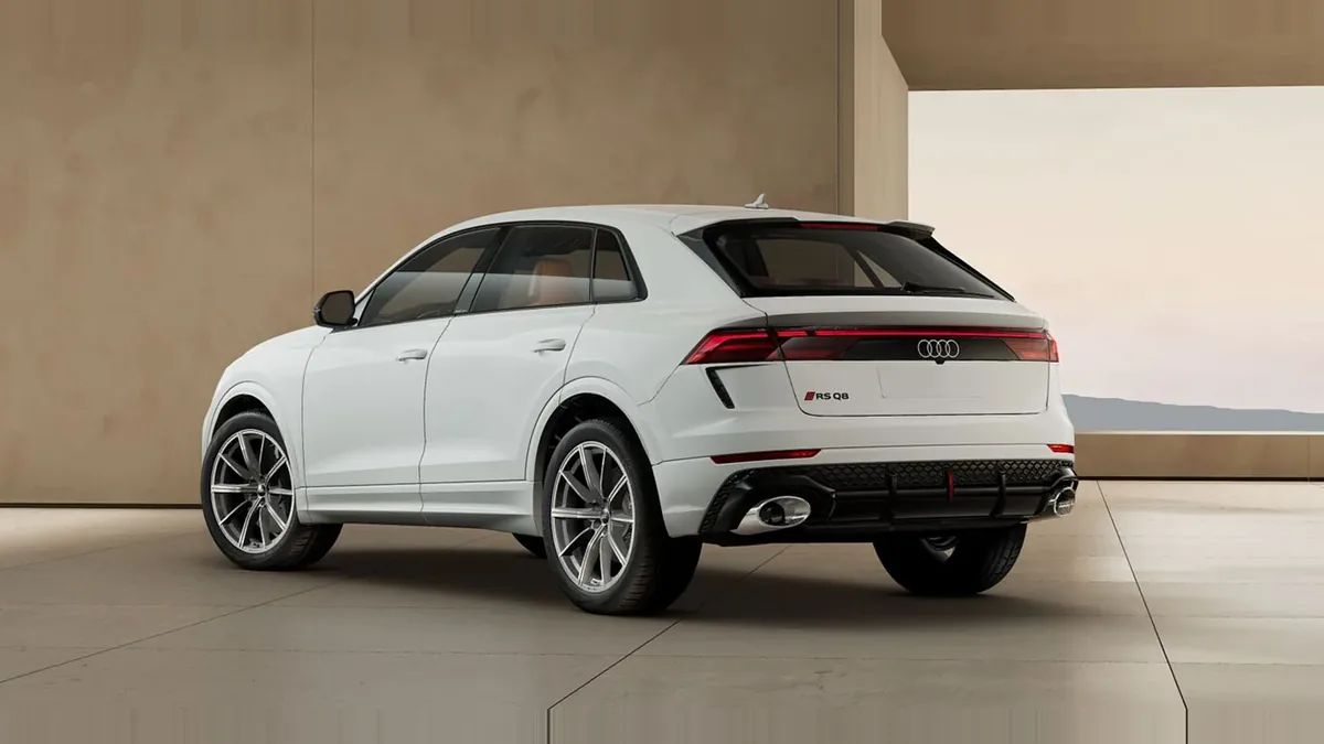 Audi RS Q8 441kW TipTronic en renting en Madrid — Trasera