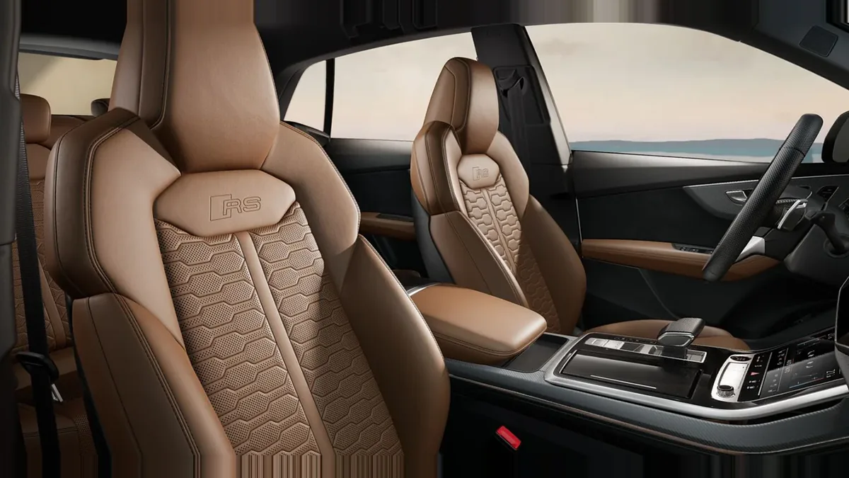 Audi RS Q8 441kW TipTronic en renting en Madrid — Interior