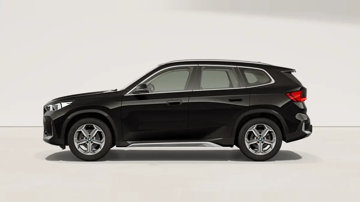 BMW X1 sDrive20d xLine 120kW en renting en Madrid — Lateral