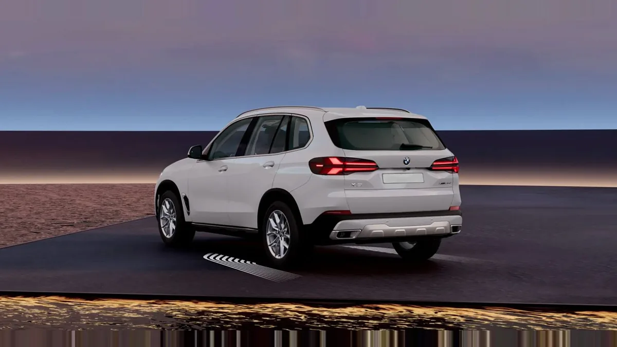 BMW X5 xDrive30d xLine en renting en Madrid — Lateral