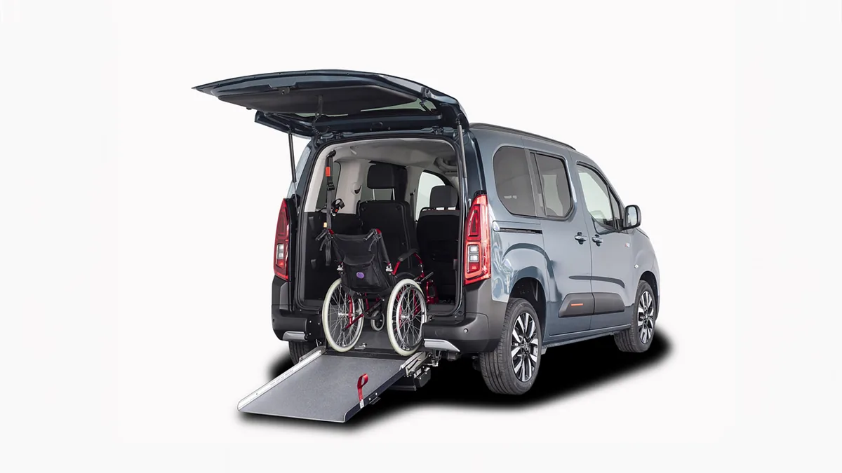Citroën Berlingo Talla XL BlueHDi 100 YOU L2 N1 Adaptado en renting en Madrid — Lateral