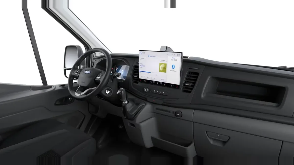 Ford TRANSIT 350 L2 Trend N1 EcoBlue 96kW FWD en renting en Madrid — Delantera