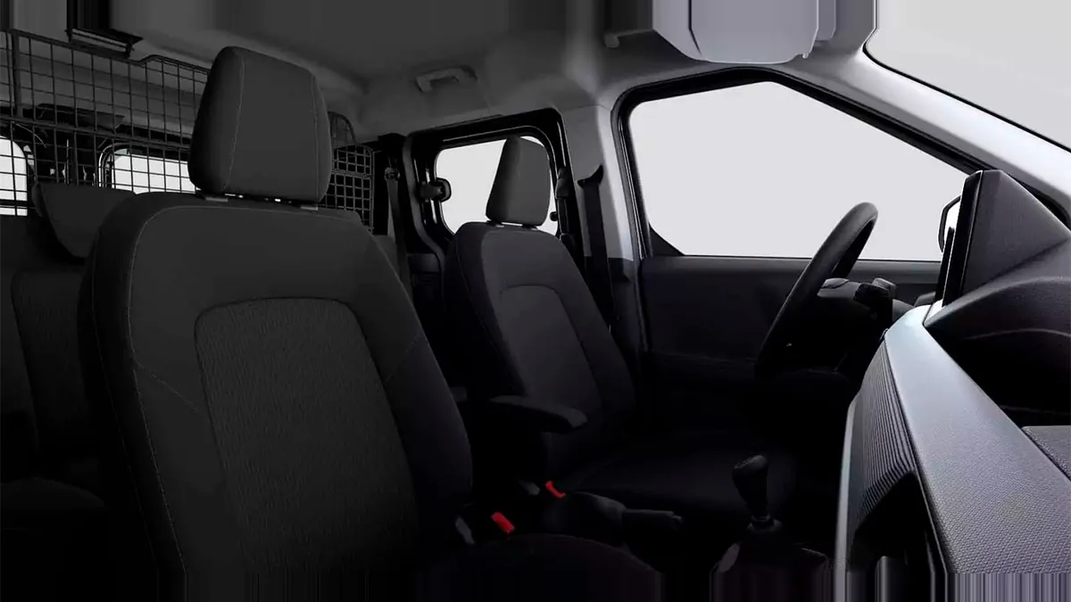 Ford Transit Courier Kombi 1.5 Ecoblue Trend II en renting en Madrid — Interior