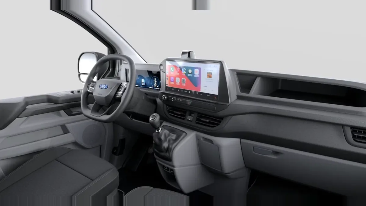Ford TRANSIT CUSTOM Kombi 2.0 EcoBlue 100kW 320 L1 Trend en renting en Madrid — Delantera