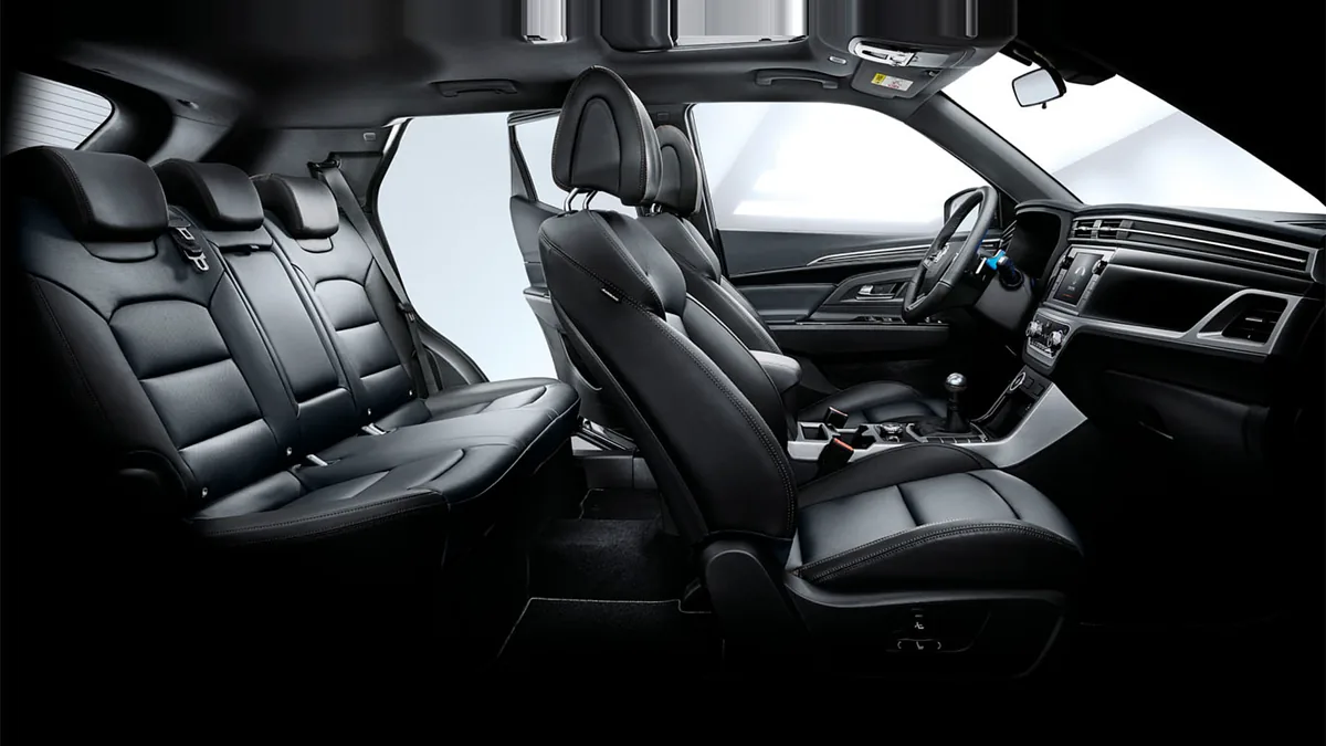KGM Korando G15 Urban Plus 4x2 en renting en Madrid — Interior