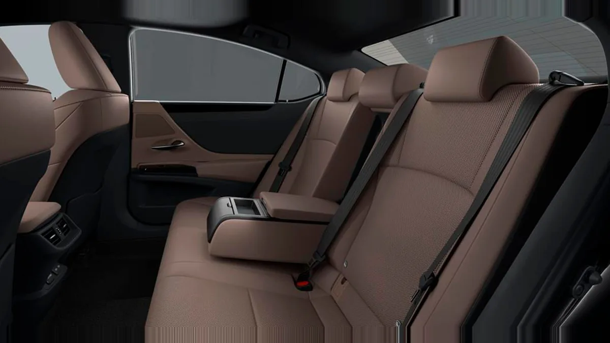 Lexus ES 2.5 300h Premium en renting en Madrid — vista 6