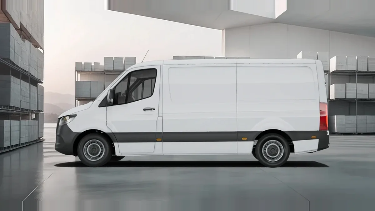Mercedes-Benz Sprinter 315 CDI Medio Pro en renting en Madrid — Lateral