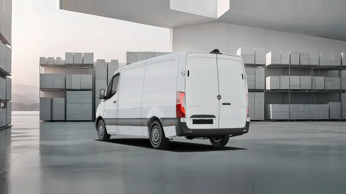 Mercedes-Benz Sprinter 315 CDI Medio Pro en renting en Madrid — Trasera
