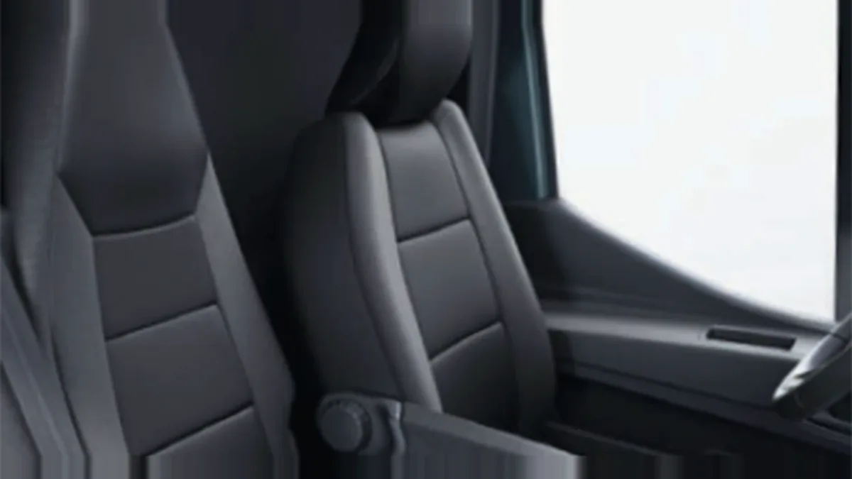 Nissan Interstar N1 L2H2 (3.5T) dCi 96kW (130CV) FWD Acenta en renting en Madrid — Interior