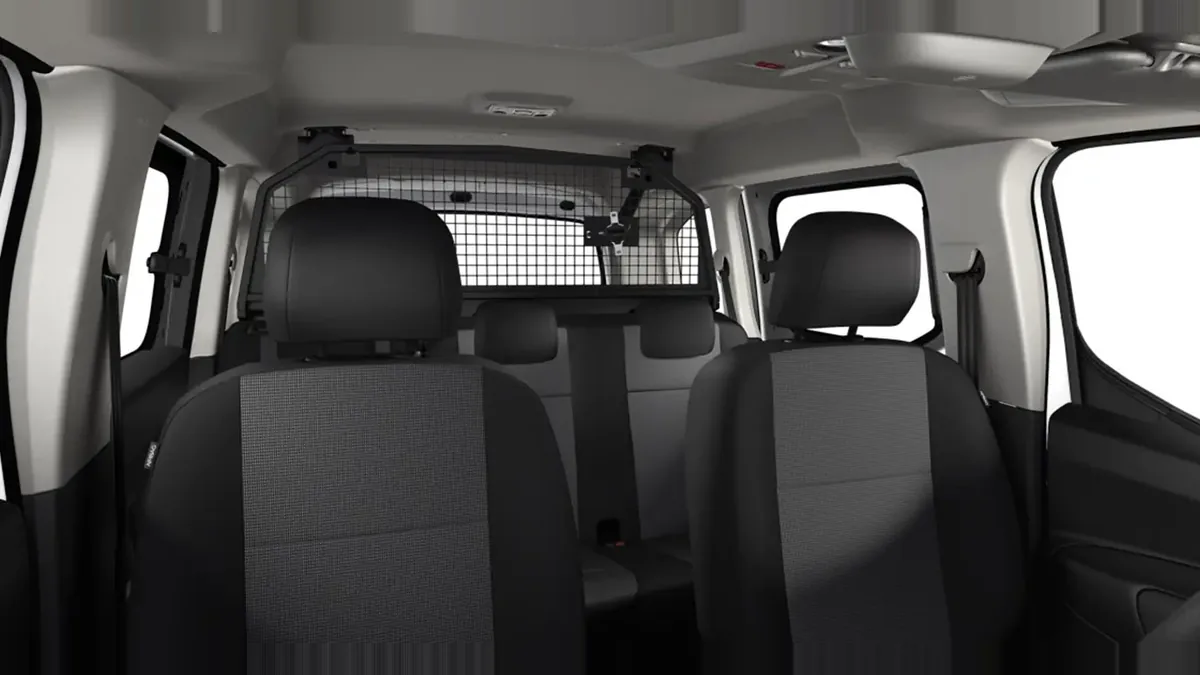 Peugeot Rifter Active Business Standard N1 BlueHDi 100 S&S en renting en Madrid — Interior