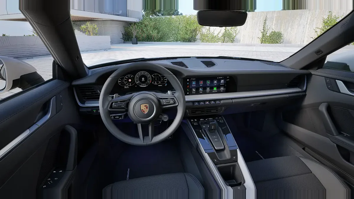 Porsche 911 Carrera en renting en Madrid — Delantera