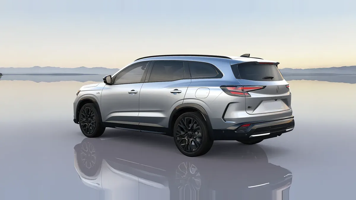 Renault Espace Espirit Alpine Full Hybrid E-Tech 146kW 7p en renting en Madrid — Delantera