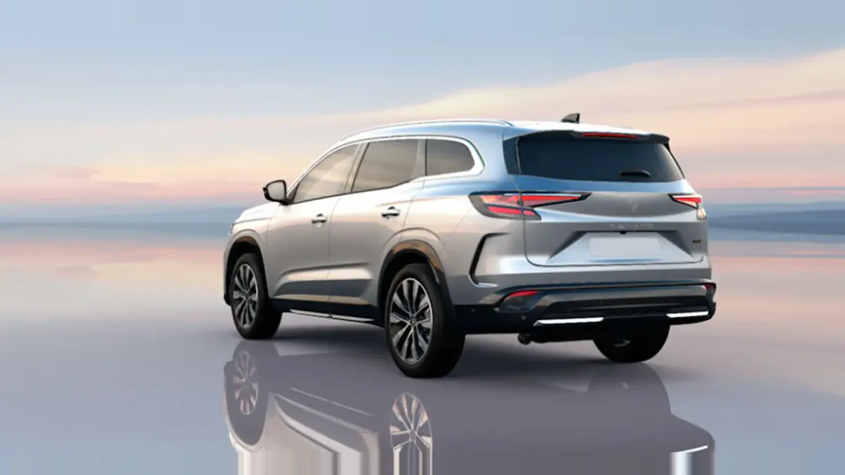 Renault ESPACE TECHNO E-TECH FULL HYBRID 200CV en renting en Madrid — Trasera