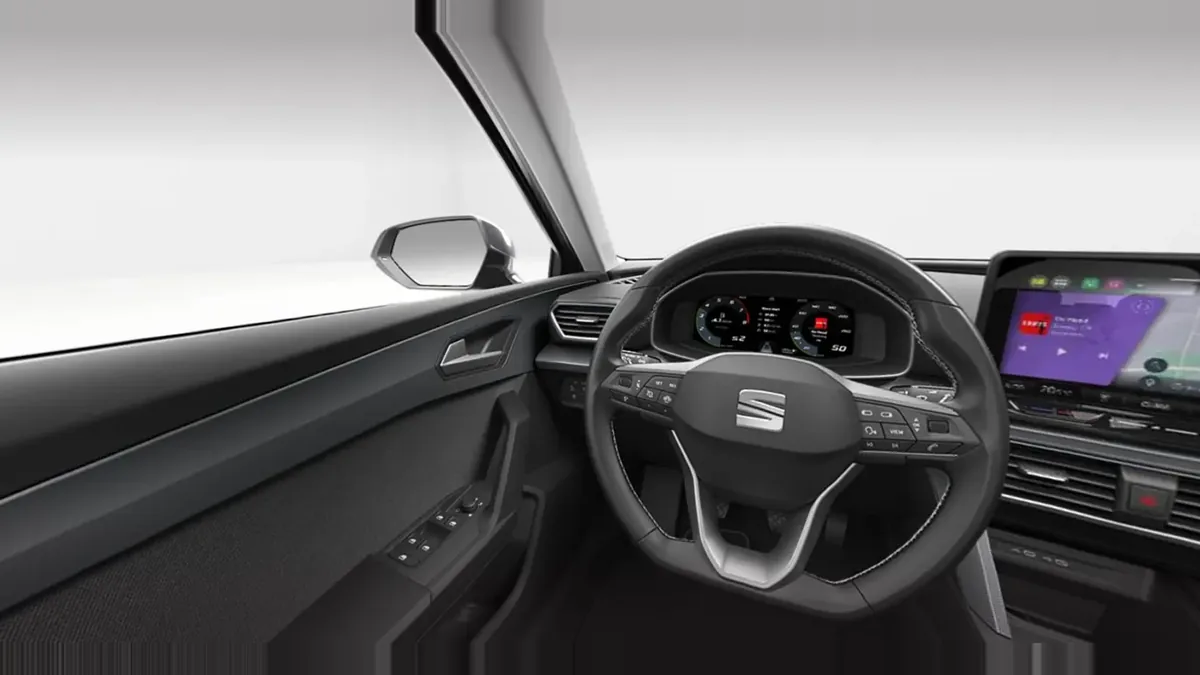 SEAT León 1.5 eTSI Style Fleet Pack en renting en Madrid — Delantera