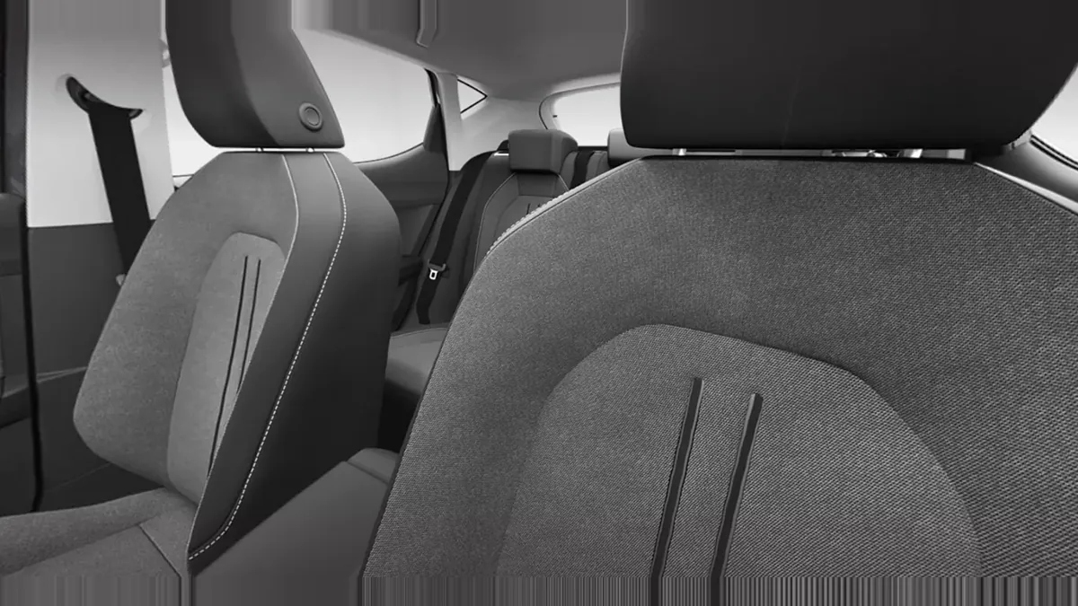 SEAT León 1.5 eTSI Style Fleet Pack en renting en Madrid — Interior