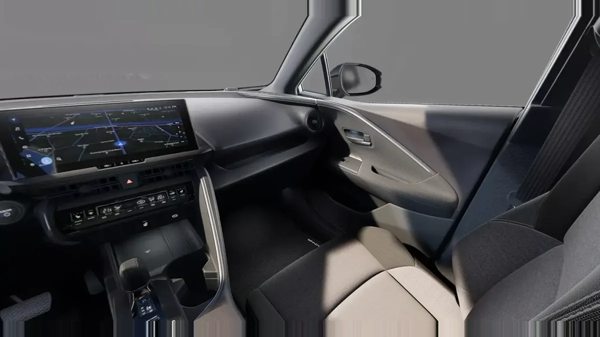 Toyota C-HR Advance Plug-in Hybrid 220 en renting en Madrid — vista 6
