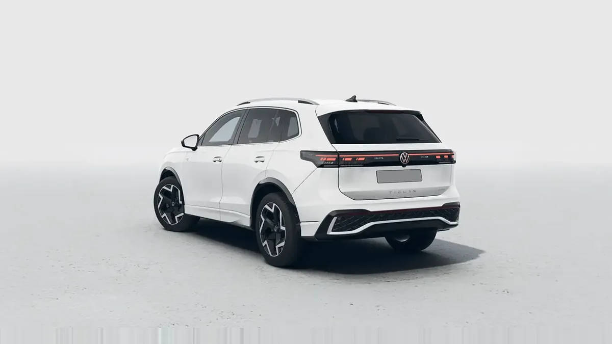 Volkswagen Tiguan R-Line 2.0 TDI 110kW DSG en renting en Madrid — Interior